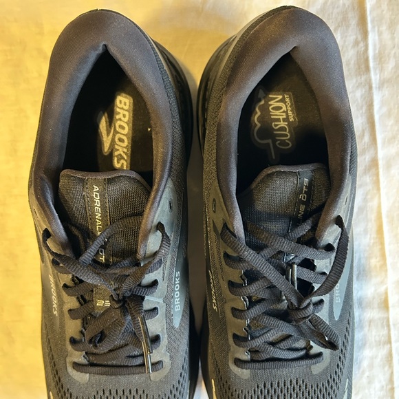 Men’s Brooks Adrenaline GTS Black running shoes Brand New SZ 14 main image 11